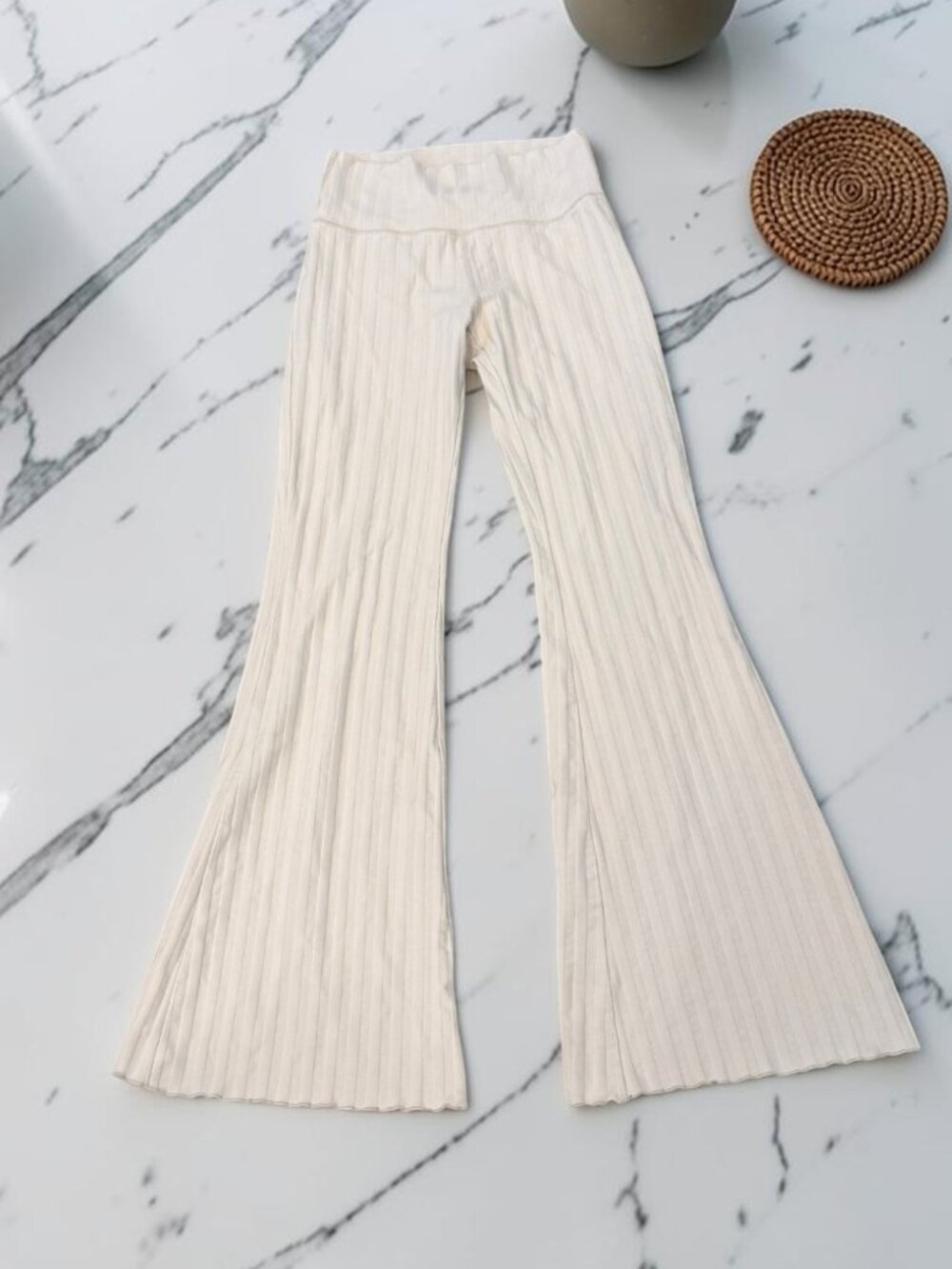 Aerie OG Groove Flare Legging Pants Size Medium in Soft oat Shade - Picture 2 of 12